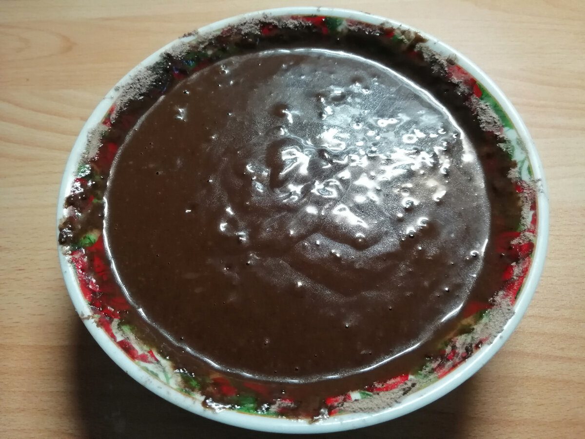 Кулінари розповіли, як швидко приготувати дуже смачний і насичений шоколадний торт