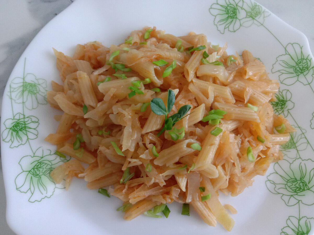 Кулінари розповіли, як приготувати смачні макарони на вечерю з мінімуму продуктів і без клопоту