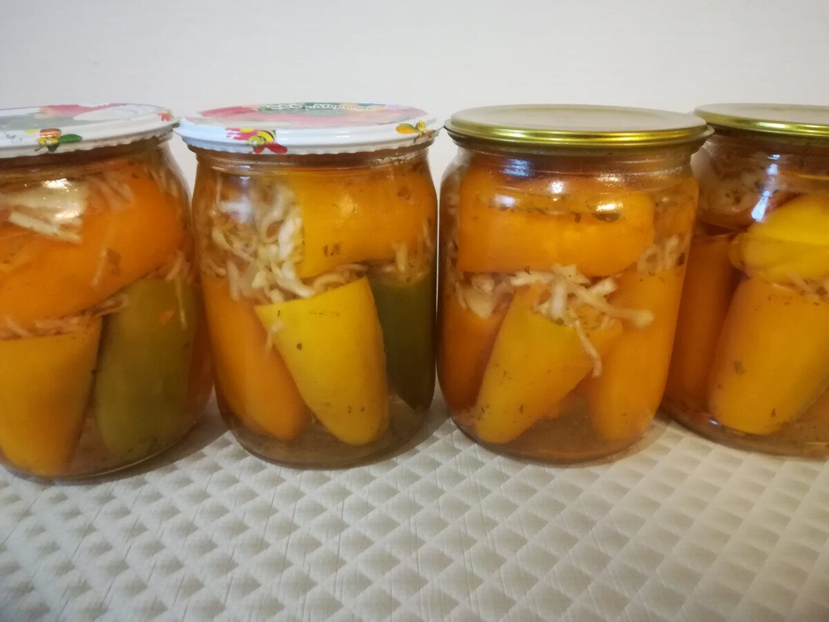 Кулінари розповіли, як приготувати фарширований перець із капустою та морквою в маринаді