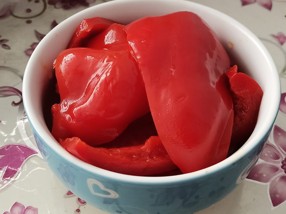 Кулінари розповіли, як приготувати фарширований перець із капустою та морквою в маринаді