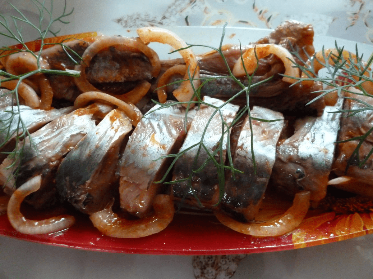 Експерти розповіли, як смачно приготувати оселедець до столу – простий і доступний рецепт