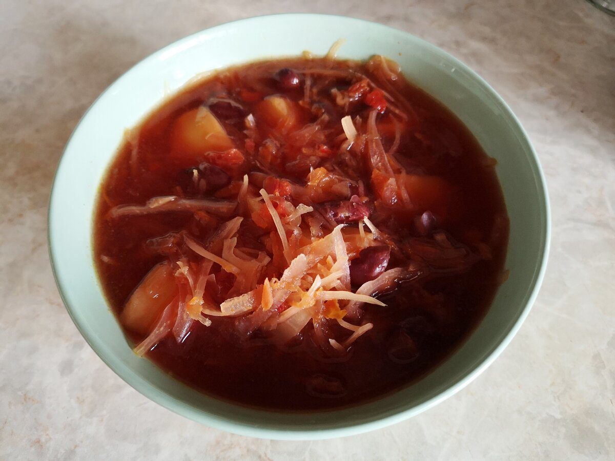 Кулінари розповіли, як приготувати смачний борщ без картоплі – простий і насичений рецепт