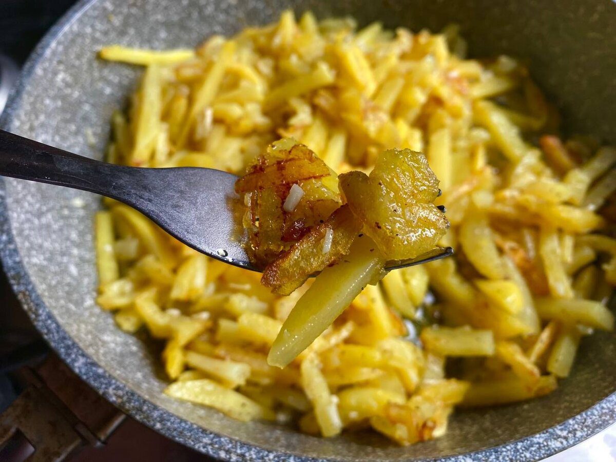 Експерти розповіли, як приготувати смачну та хрустку смажену картоплю з ніжною серединкою