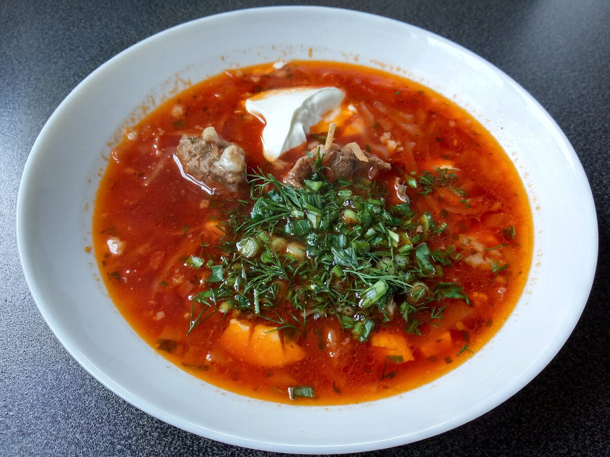 Кулінари розповіли, як приготувати смачний борщ без картоплі – простий і насичений рецепт