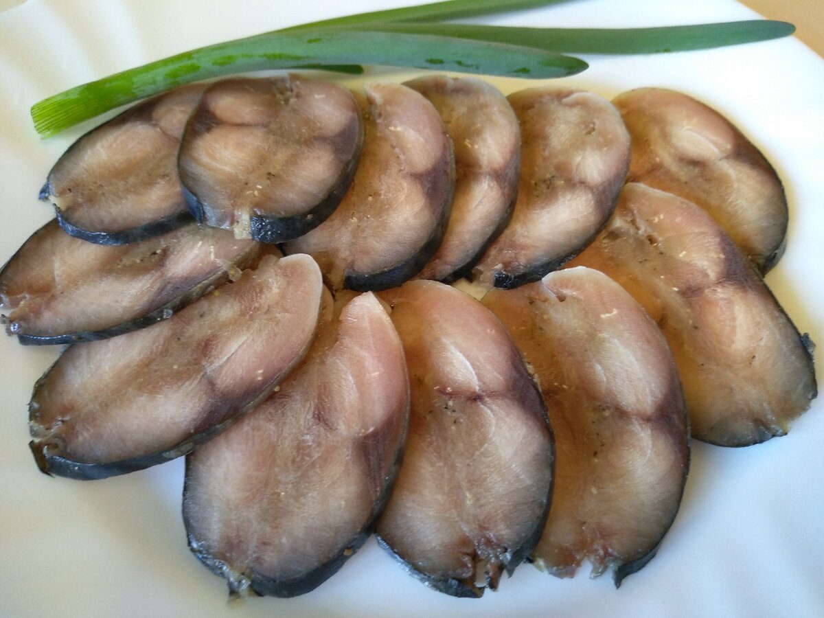 Кулінари розповіли, як приготувати смачний балик зі скумбрії з ароматними прянощами