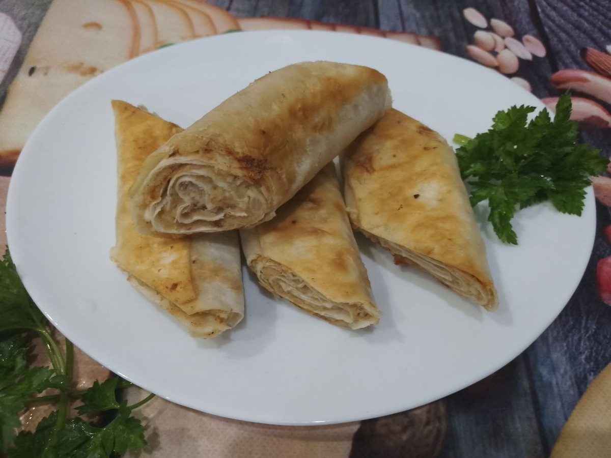 Кулінари розповіли, як приготувати смачний сніданок з лаваша та м'яса нашвидкуруч