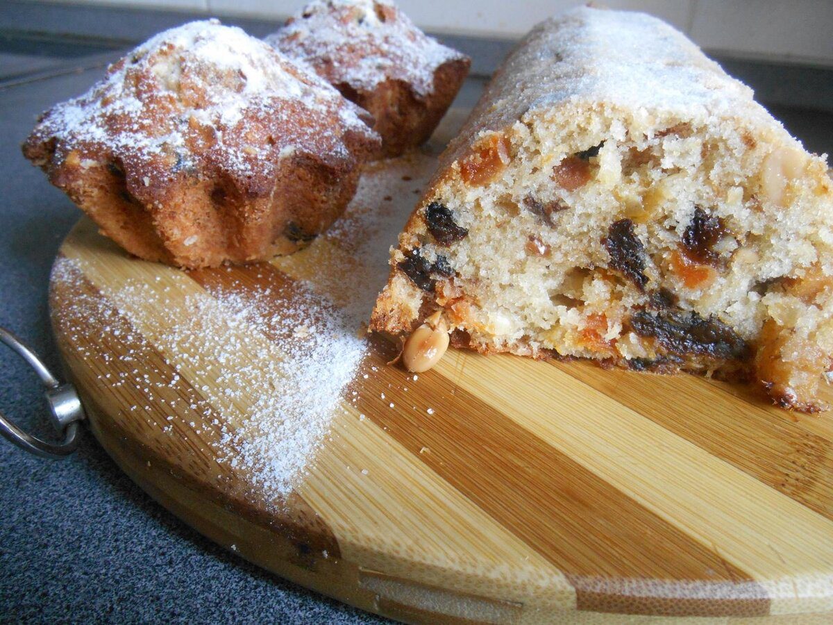 Господині розповіли, як приготувати смачну випічку із сухофруктами та волоськими горіхами