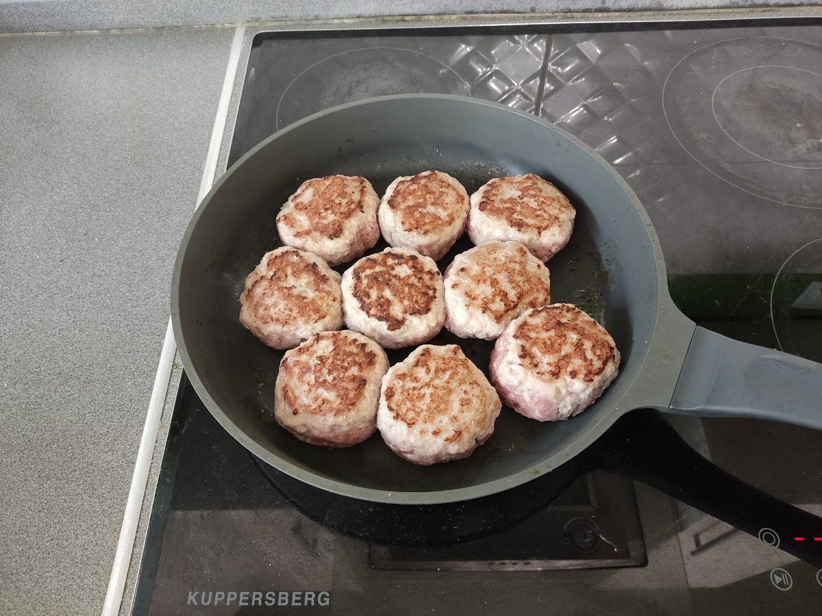 Кулінари розповіли, як приготувати ідеальний фарш для смачних і пухких котлет – проста порада