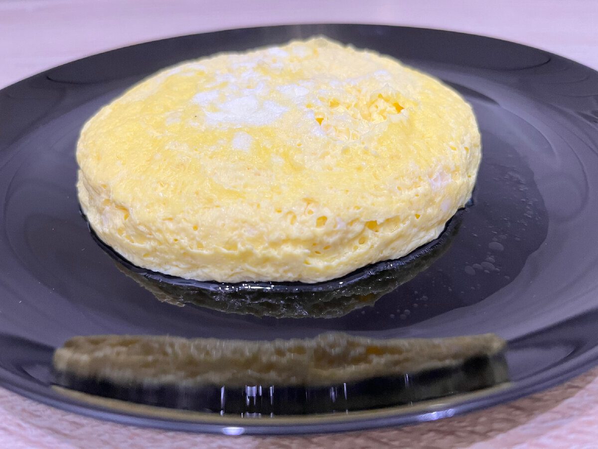 Кулінари розповіли, як приготувати смачний омлет у чашці просто та швидко – рецепт