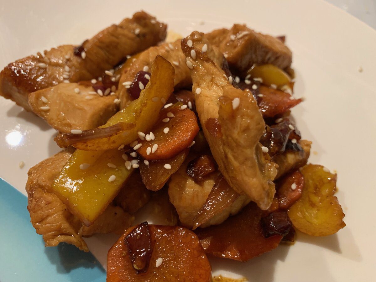 Експерти розповіли, як приготувати курку з азійським соусом до будь-якого гарніру – смакота