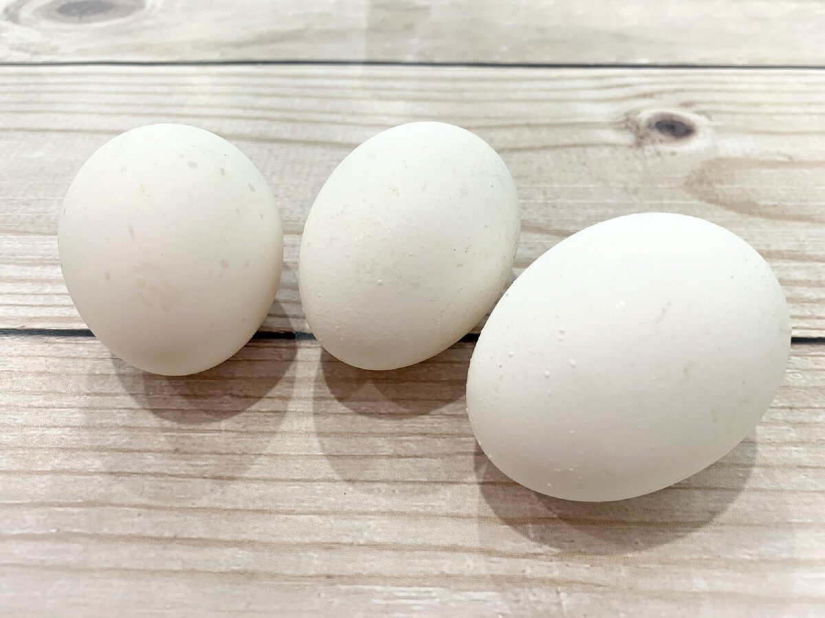 Експерти розповіли, як швидко та без клопоту очистити курячі яйця від шкаралупи – поради