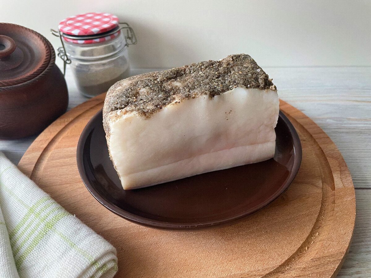 Кулінари поділились простим рецептом солоного сала в банці – просто, швидко та дуже смачно