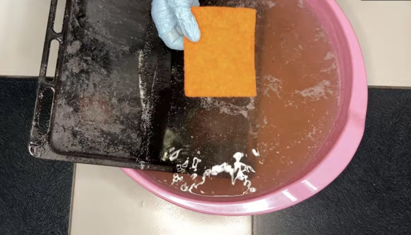 Як швидко відмити деко духовки