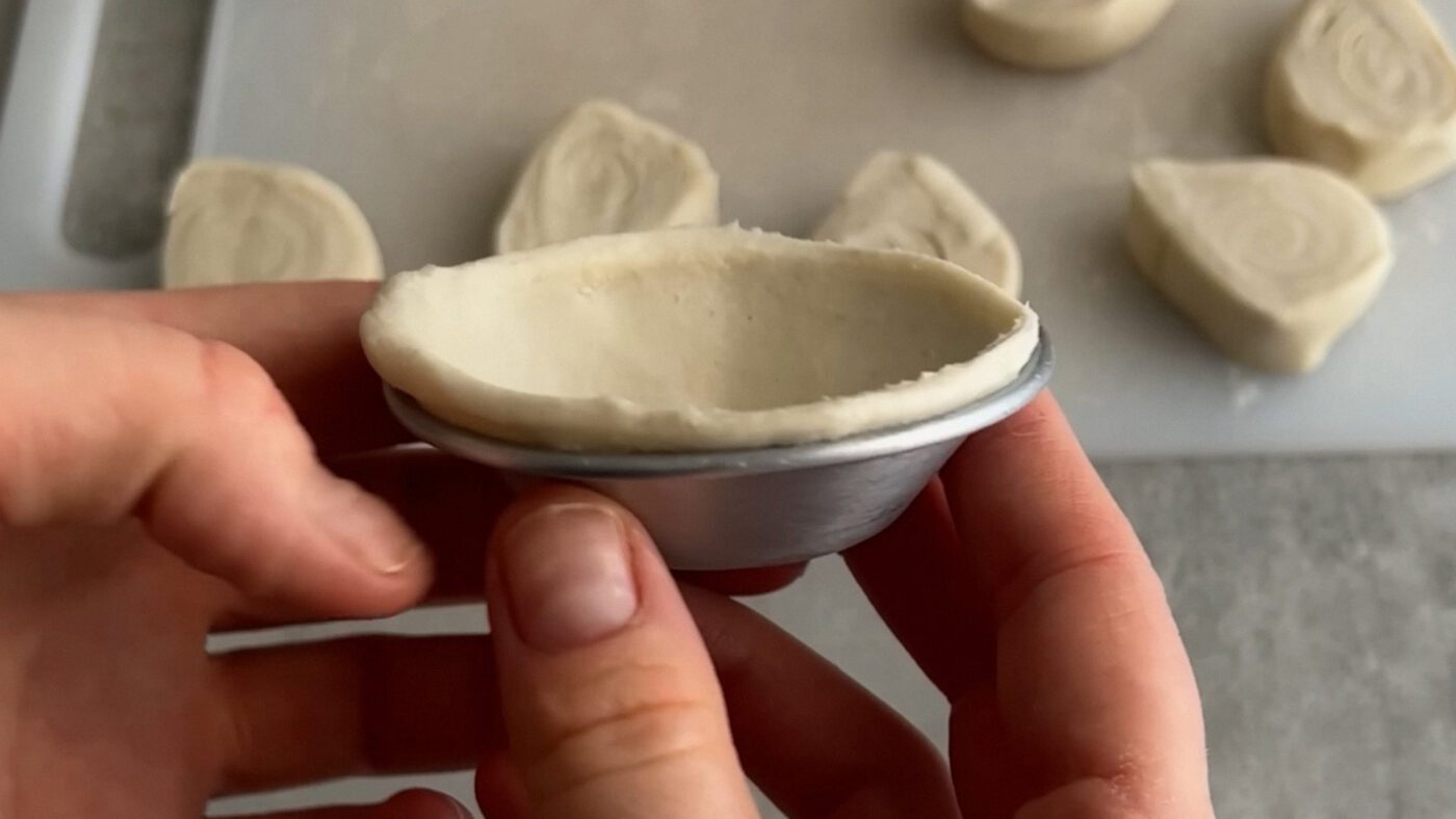 Кондитери показали, як готувати знаменитий португальський десерт паштел-де-ната