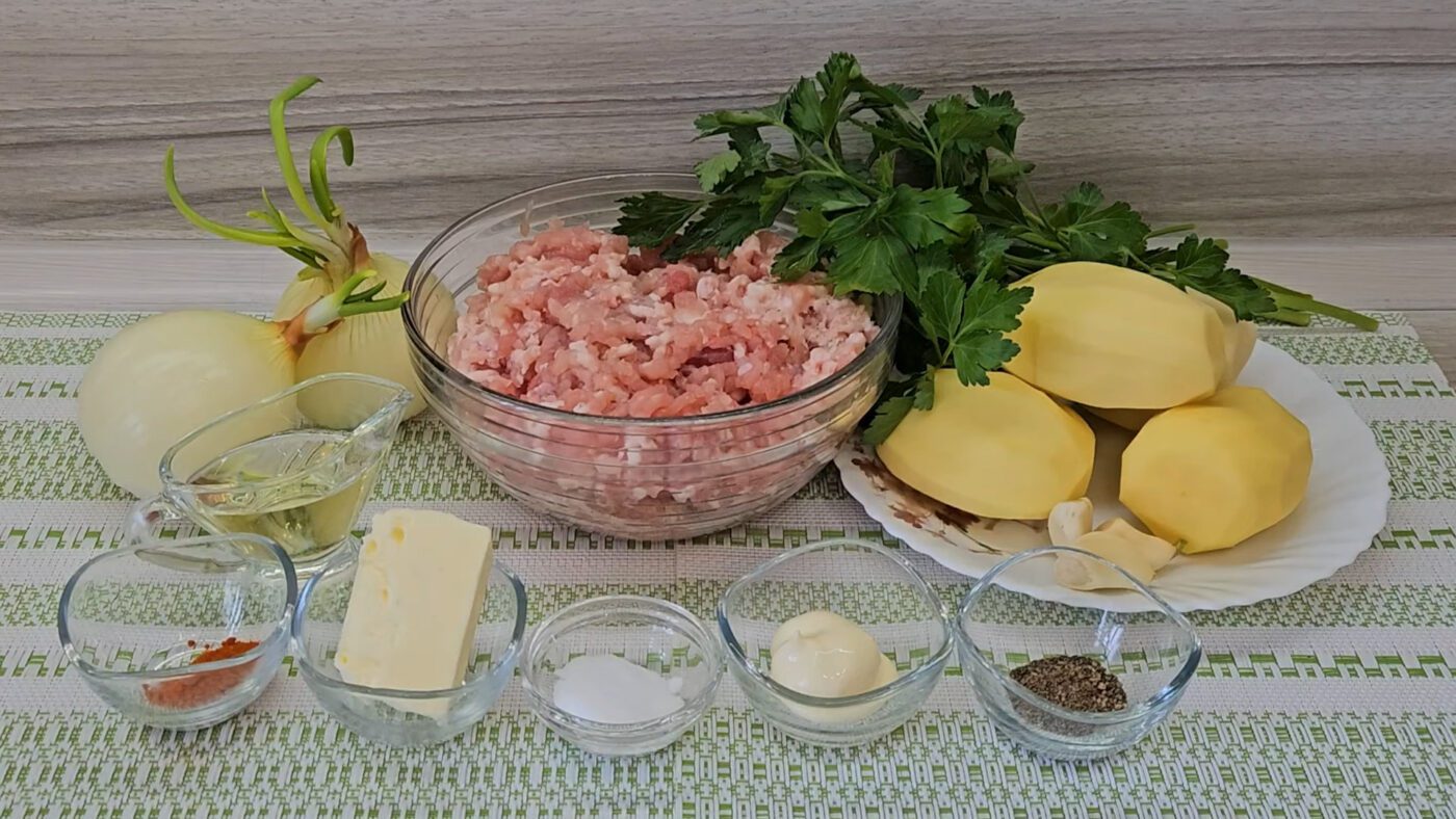 Кухарі розповіли секрет соковитих котлет без хліба та яєць