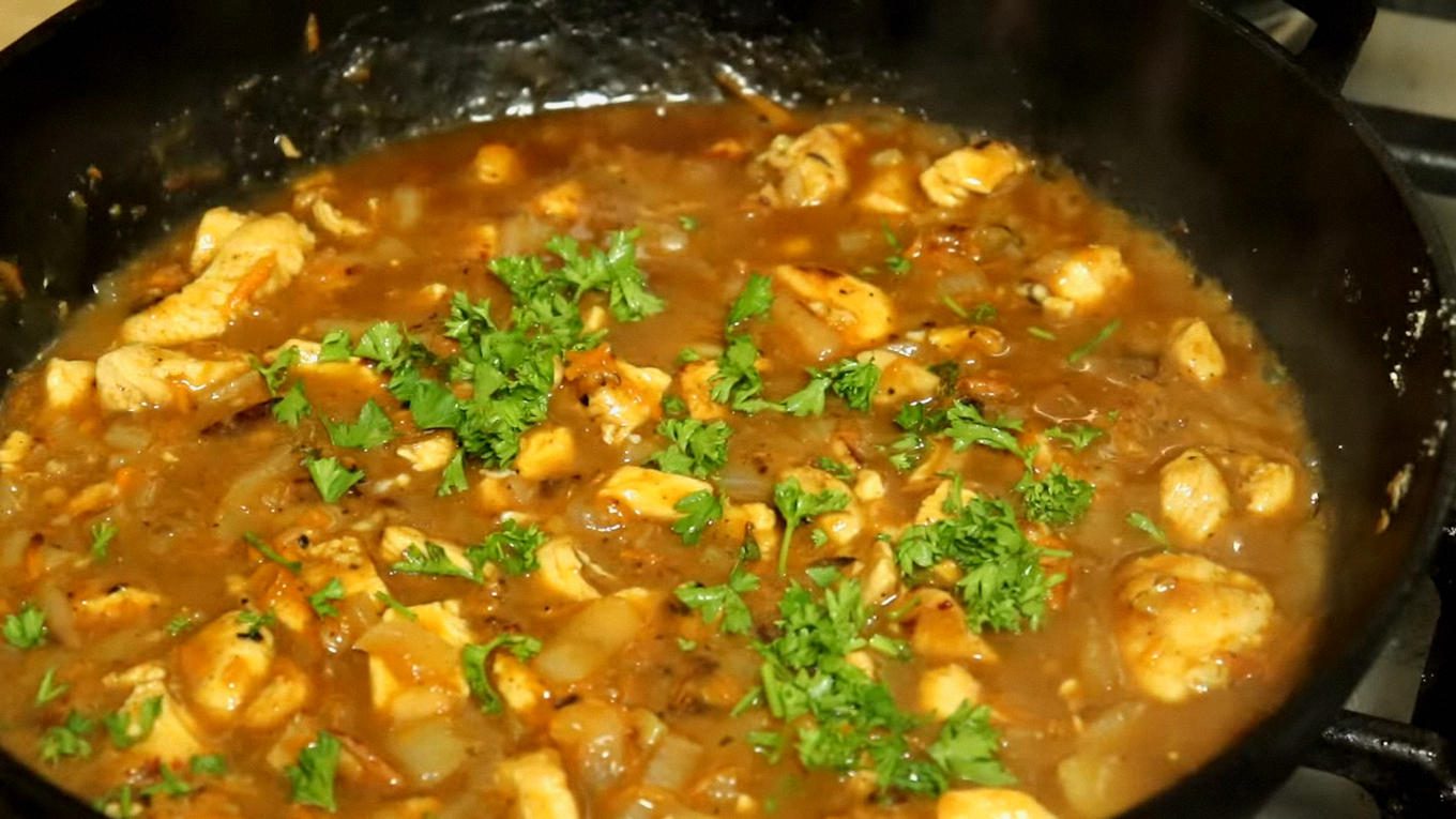 Кулінари поділилися рецептом смачної підливи, як у ресторанах