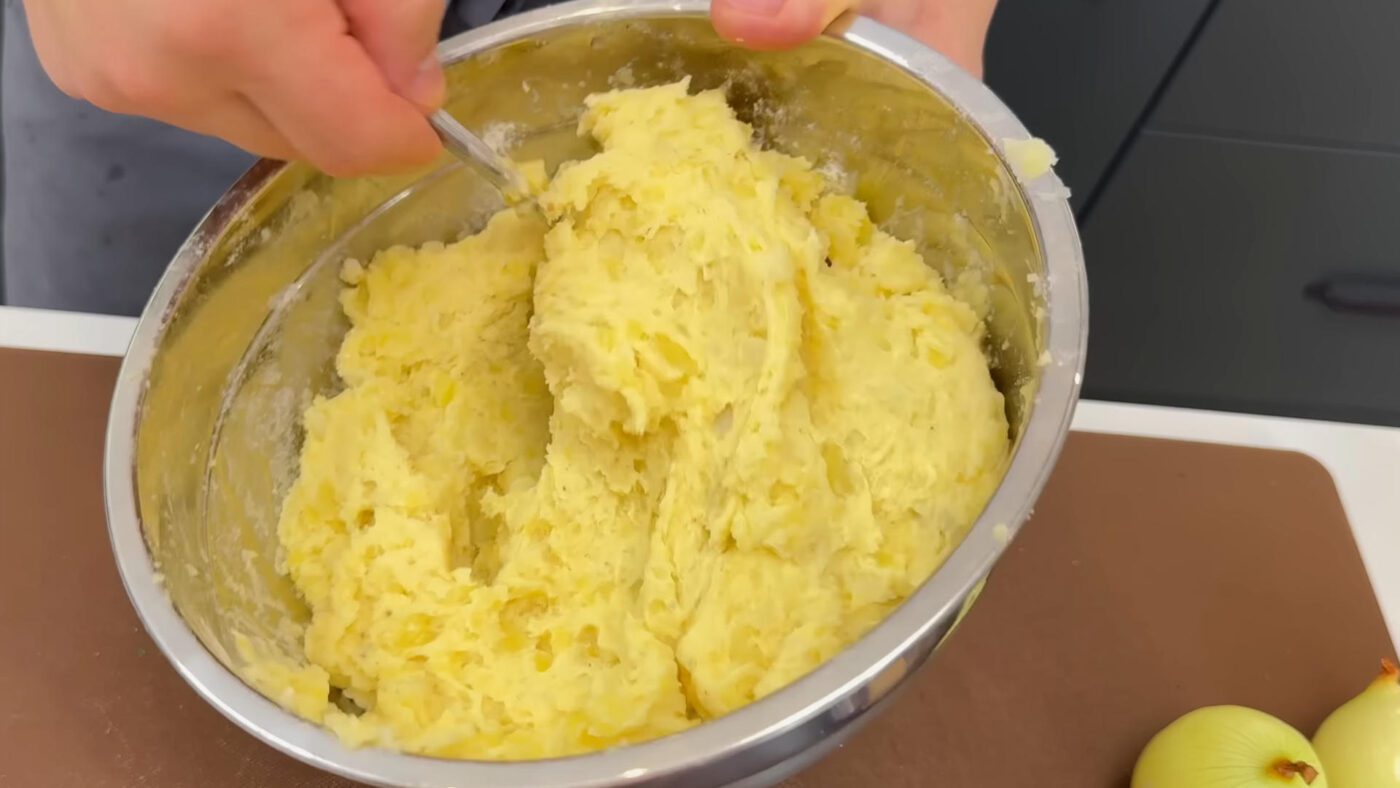 Кухарі поділилися рецептом смачних зраз із печерицями