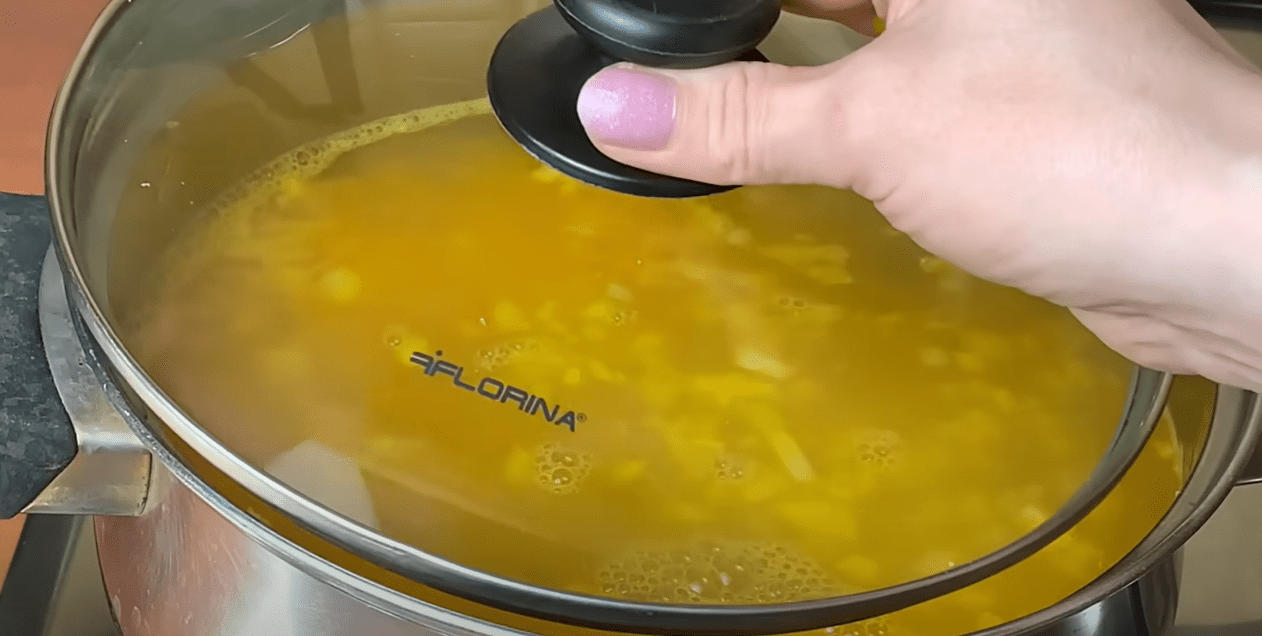 Як приготувати смачний та наваристий суп за лічені хвилини