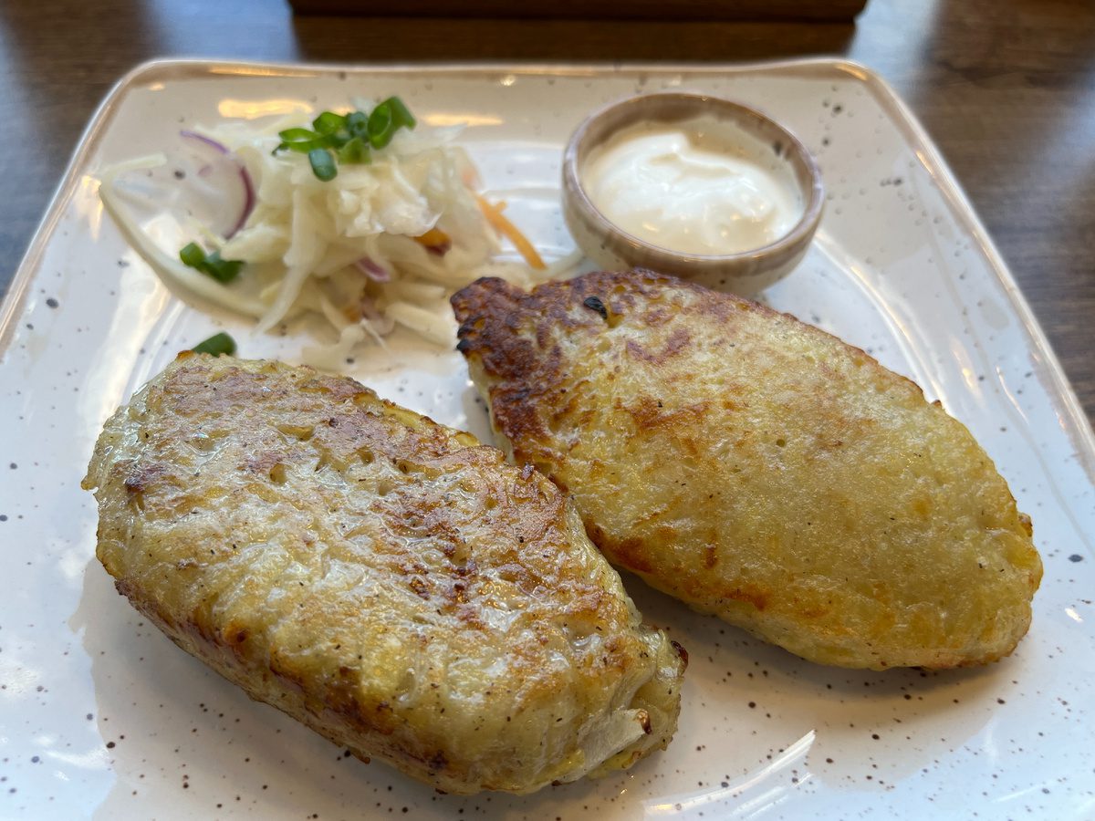 Кулінари розповіли, як приготувати смачні колдуни з додаванням м'ясного фаршу нашвидкуруч