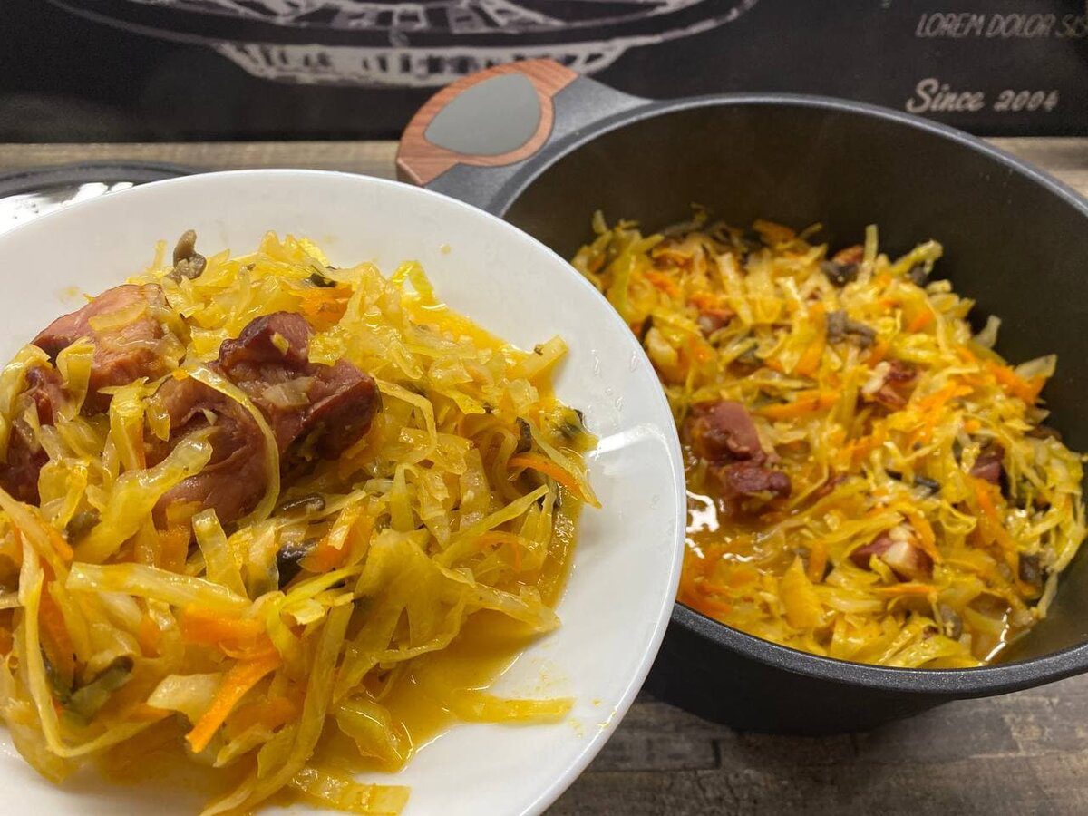 Кулінари поділились смачним рецептом вечері з капусти та мисливських ковбасок нашвидкуруч