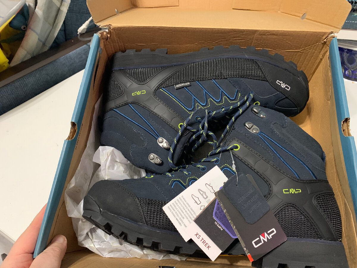 Експерти розповіли, як правильно сушити взуття, аби його матеріал не зіпсувався і не пересушився