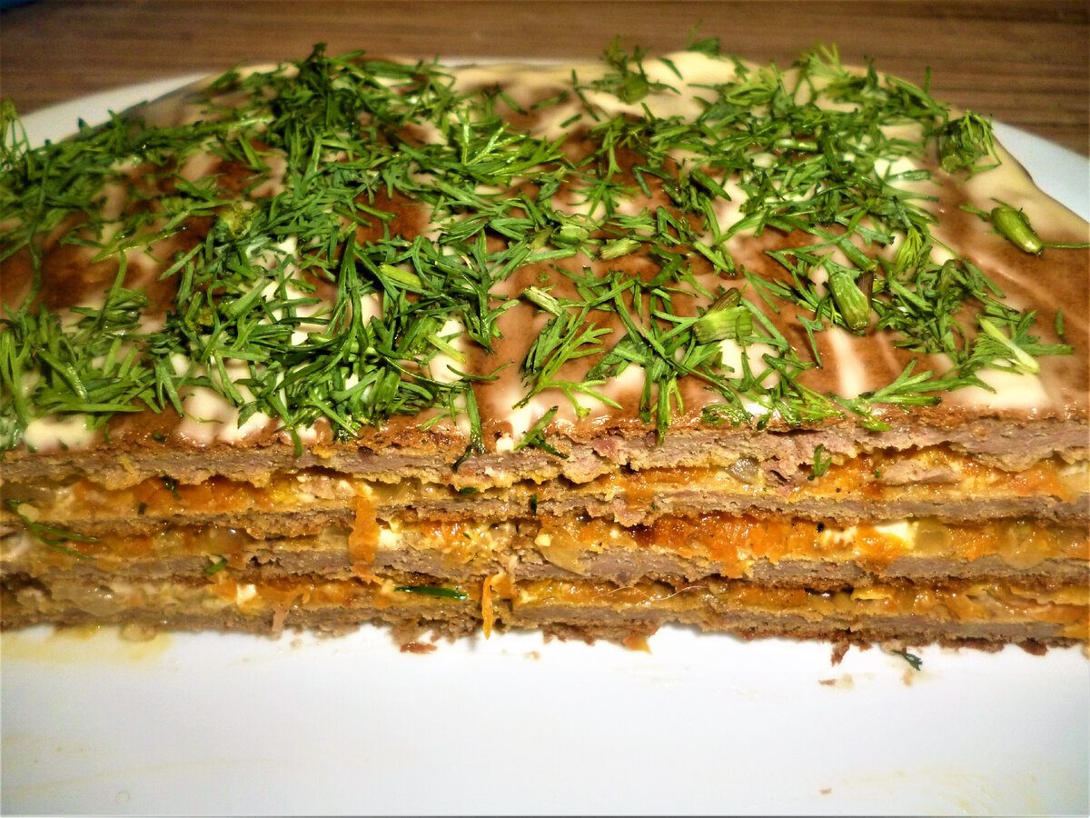 Кулінари розповіли, як приготувати смачний печінковий торт у домашніх умовах – рецепт