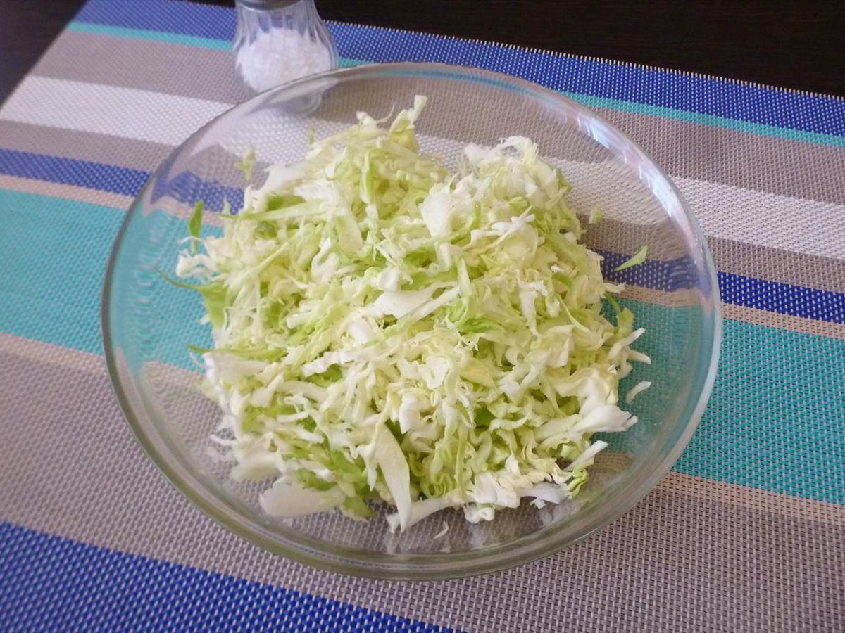 Кулінари розповіли, як приготувати смачний салат із додаванням яблук і сиру – незвичайний рецепт