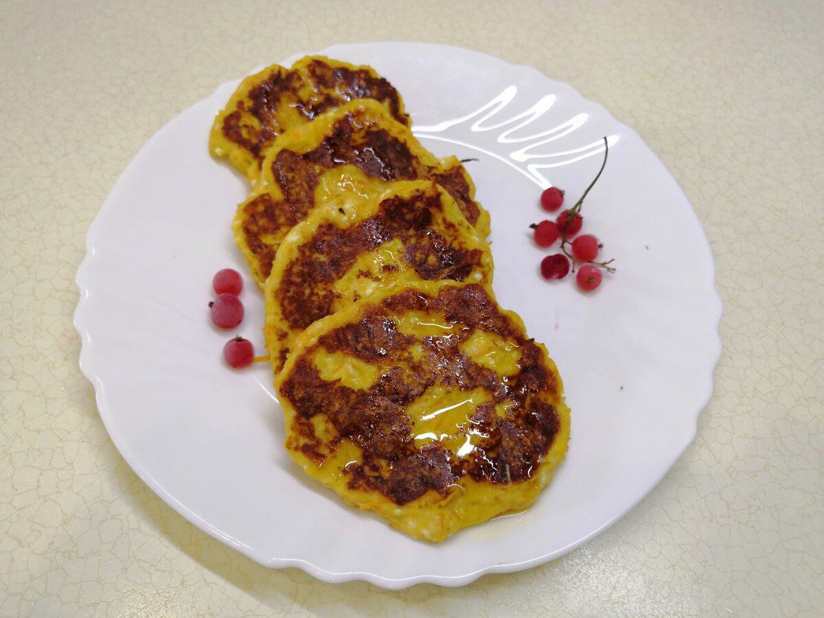 Кулінари розповіли, як приготувати морквяні оладки нашвидкуруч з простим рецептом