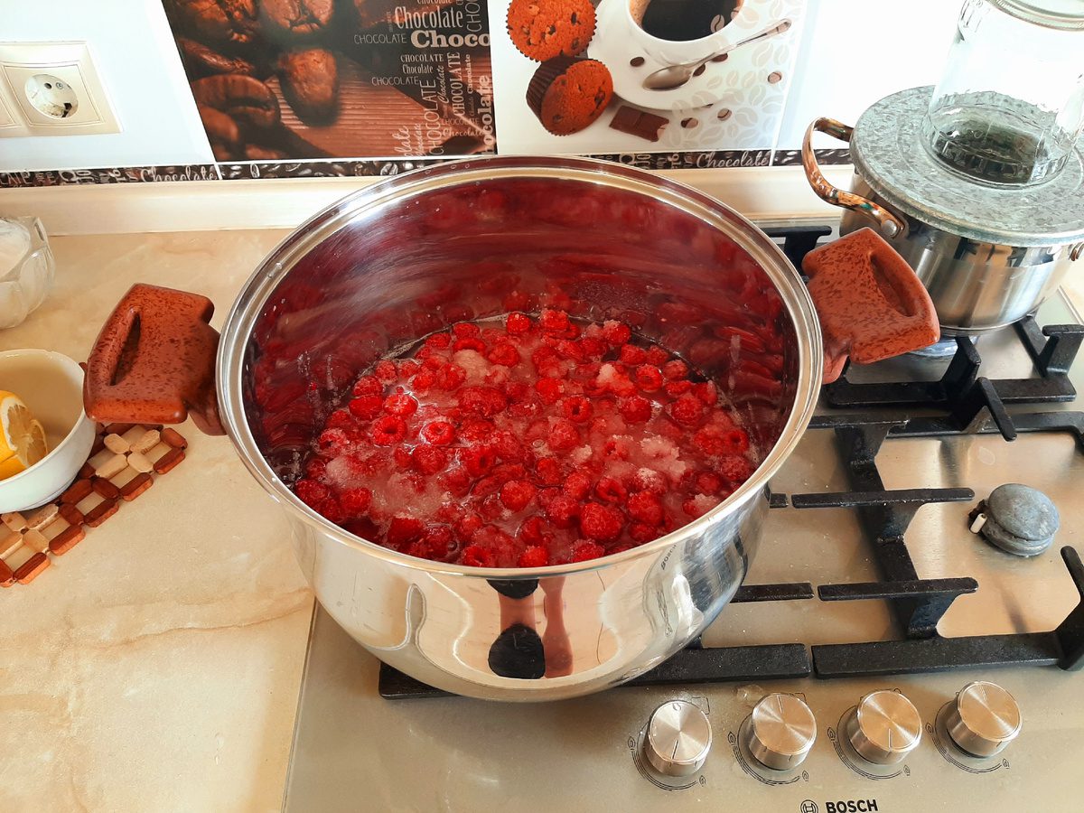 Експерти розповіли, як правильно використовувати варення для начинки, аби воно не витікало