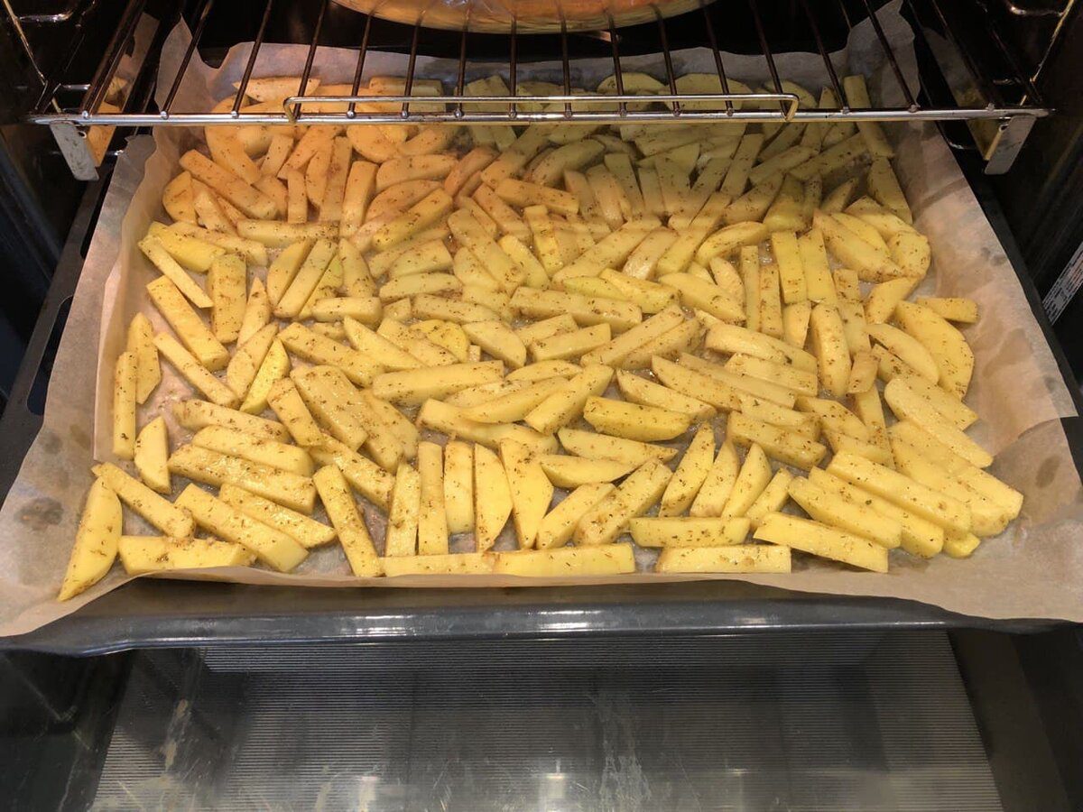 Експерти назвали ідеальний сорт картоплі для запікання в домашніх умовах – смачний