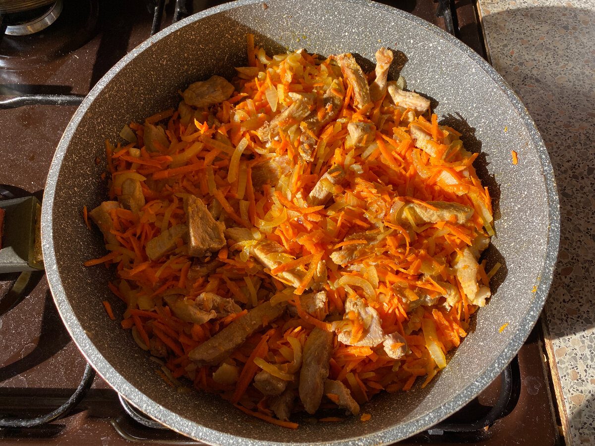 Господині поділились рецептом смачної та ситної капусти на вечерю – покроковий рецепт