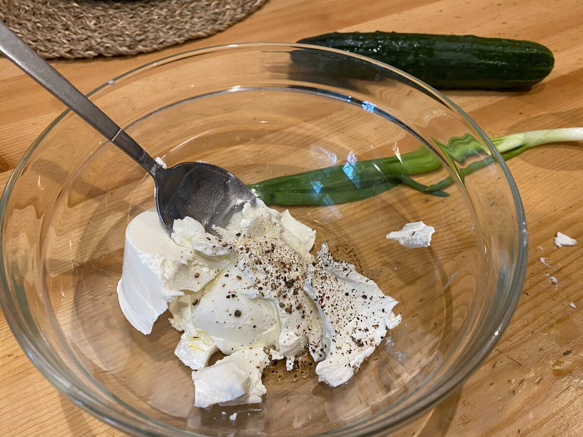 Господині розповіли, як із доступних продуктів приготувати смачну намазку на хліб нашвидкуруч