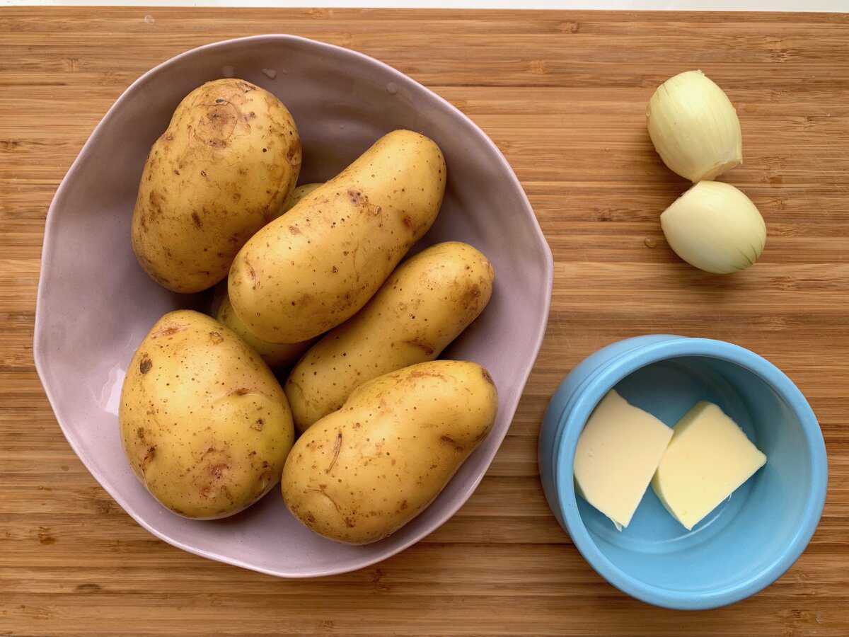 Експерти розповіли про лайфхак із ковдрою, який допоможе зробити картопляне пюре пишним