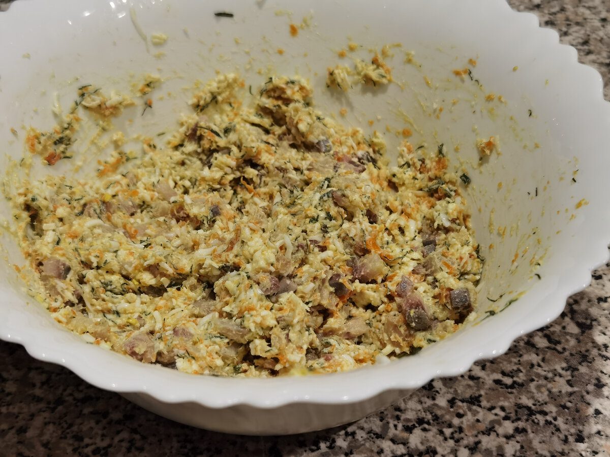 Кулінари розповіли, як приготувати смачні закусочні бутерброди із запеченою скумбрією швидко