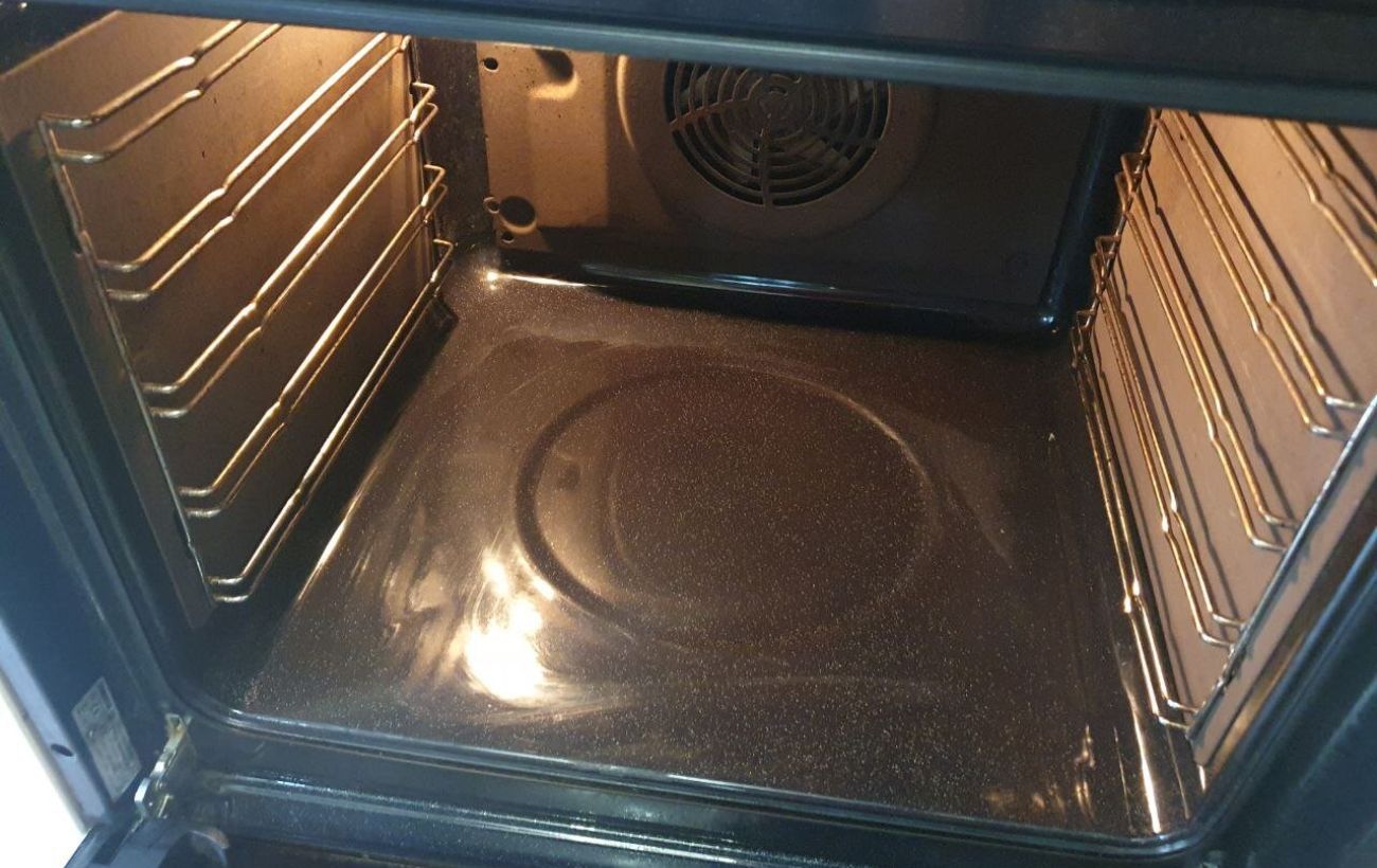 Який засіб гарно відмиває духову піч