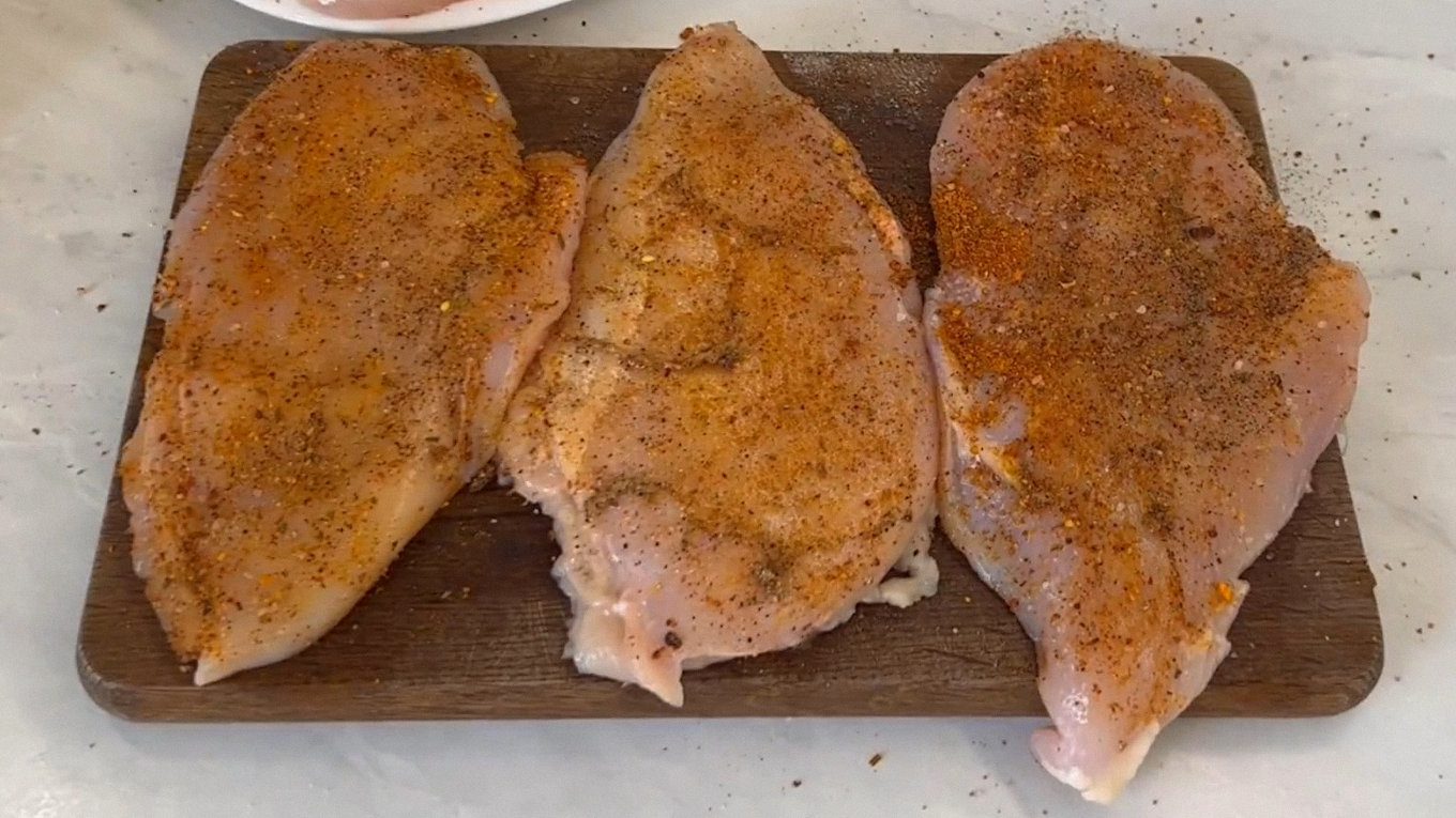 Аналогічну страву можна приготувати з індичкою або шматками свинини