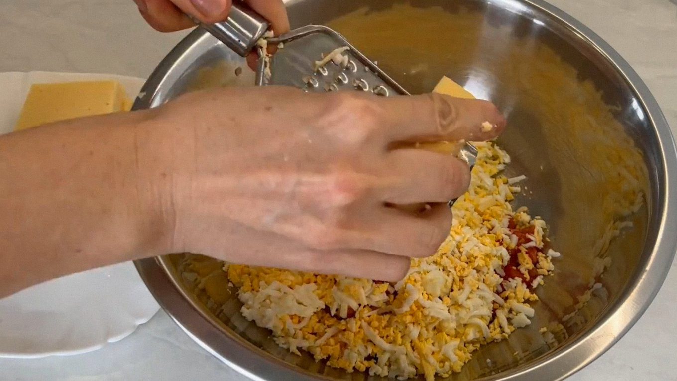 За бажанням в начинку можна додавати шматочки перцю, кукурудзу, гриби тощо