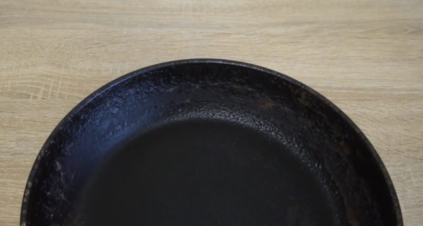 Як почистити старі сковорідки до блиску