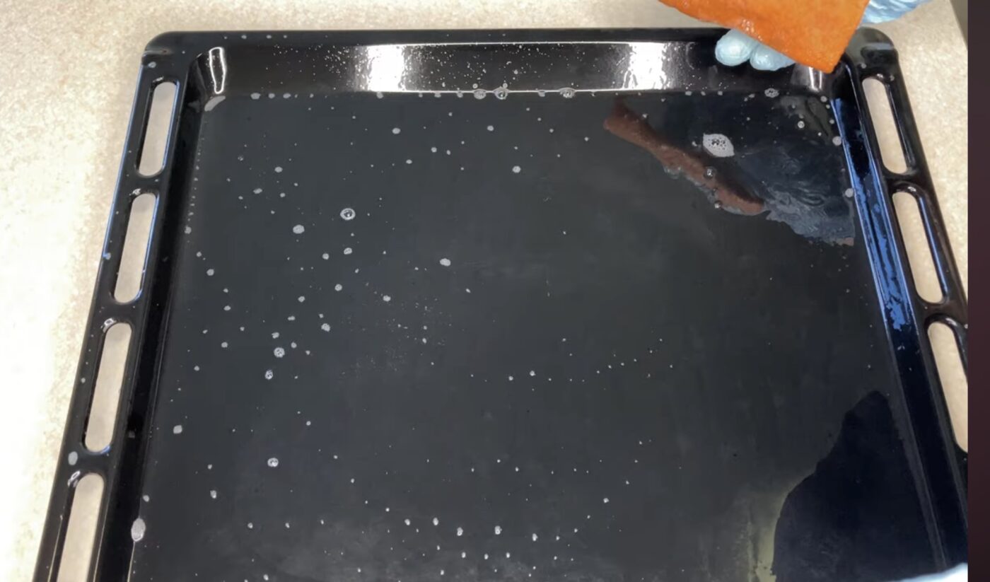 Як швидко вимити форму для запікання