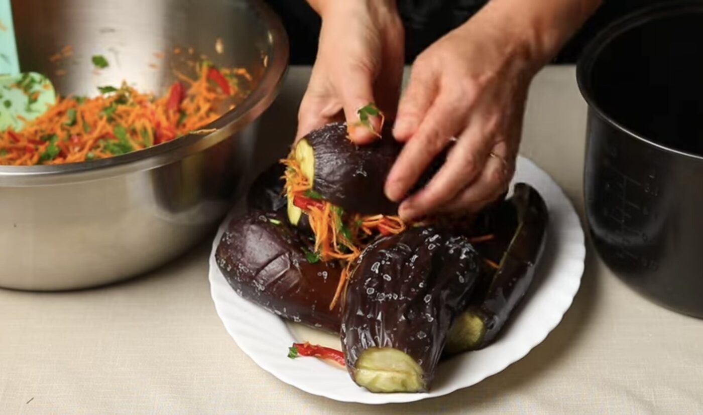 Як зробити смачні квашені баклажани