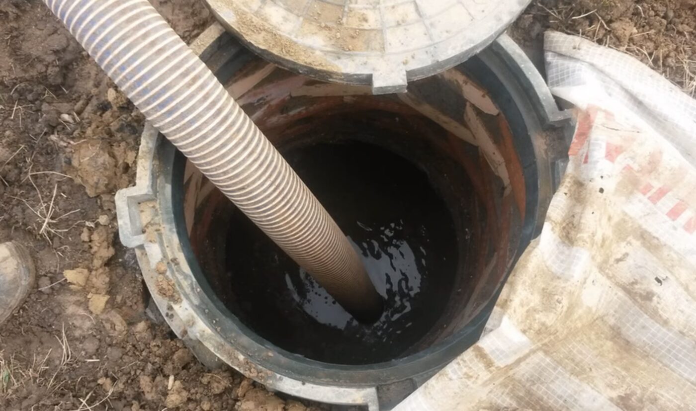 Засіб, який чистить вигрібну яму