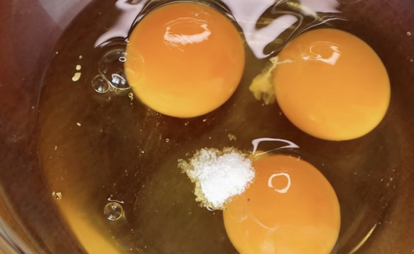 Рецепт яєчні без сковороди