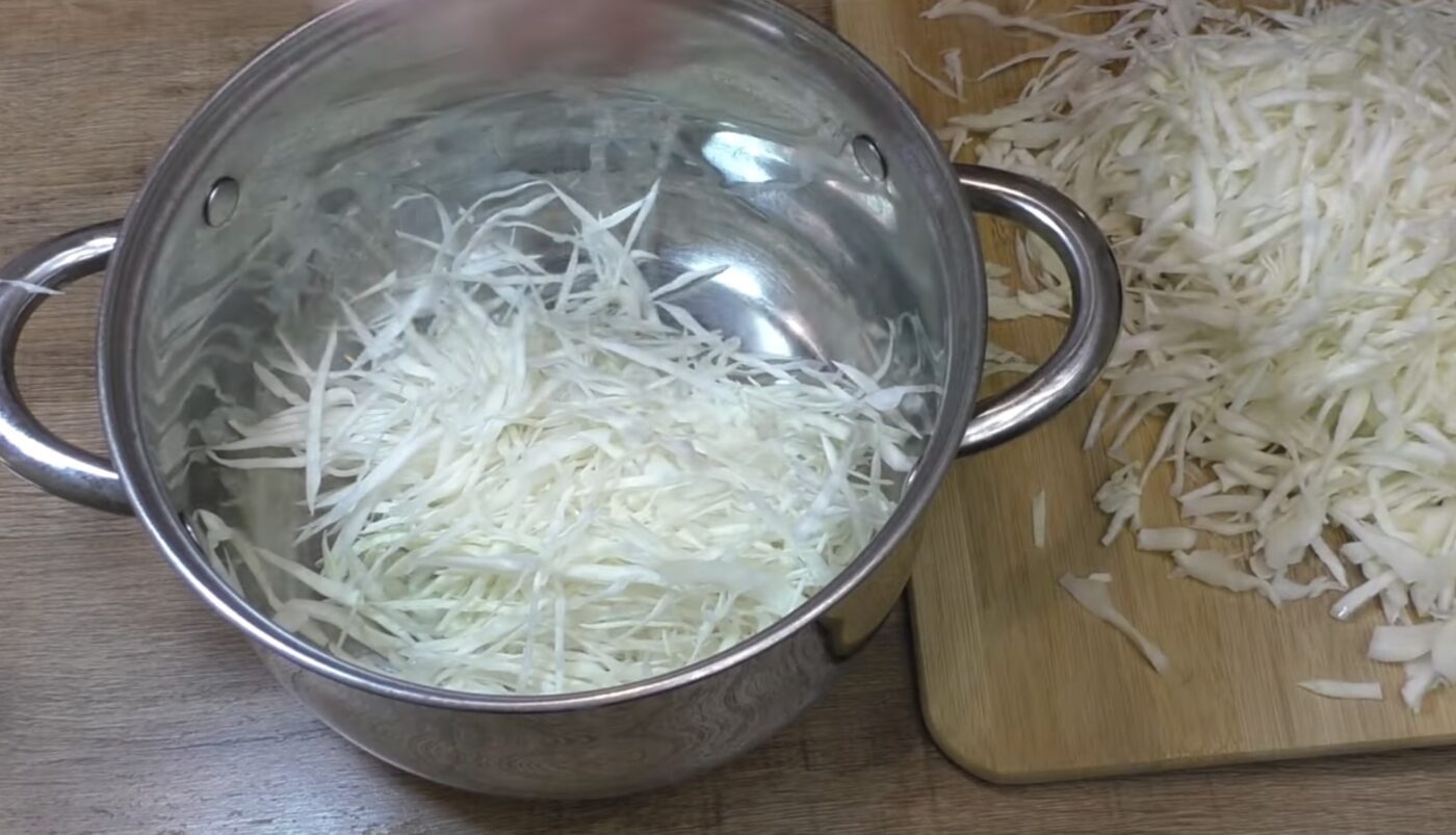 Як за лічені хвилини замаринувати капусту