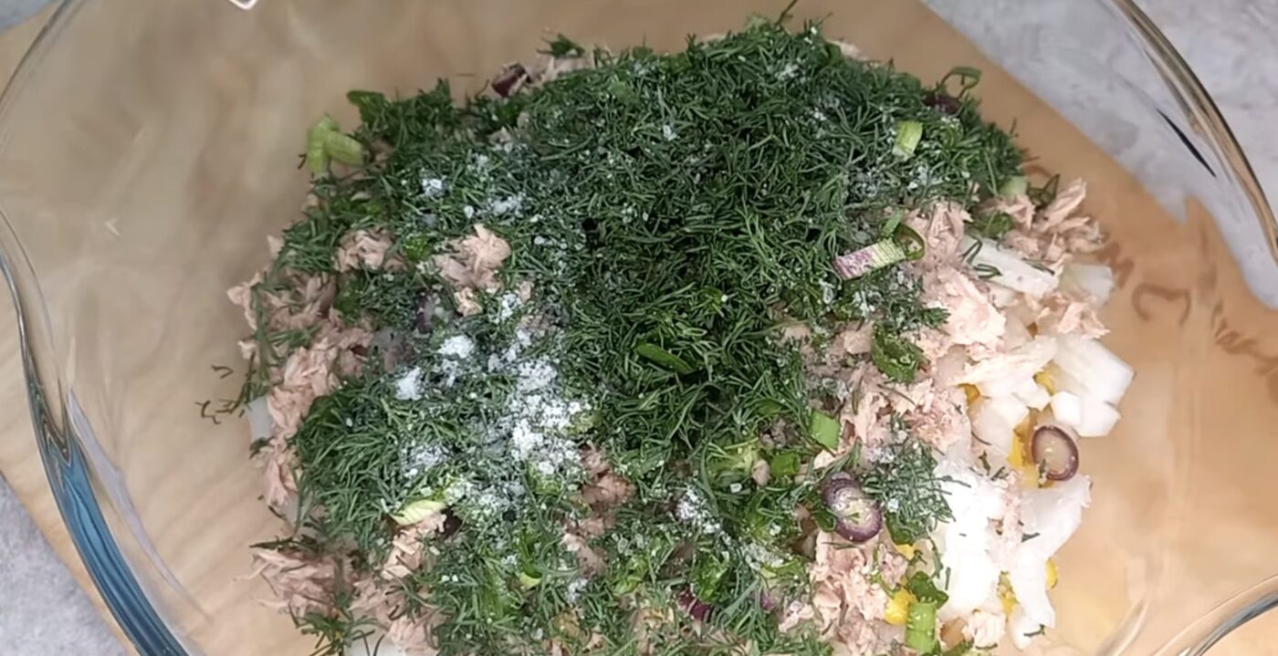 Рецепт салату з консервою