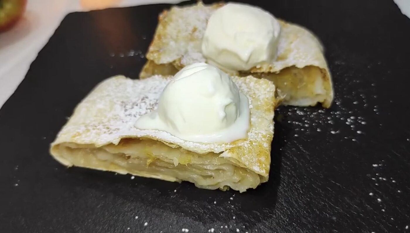 Рецепт яблучного пирога без духовки