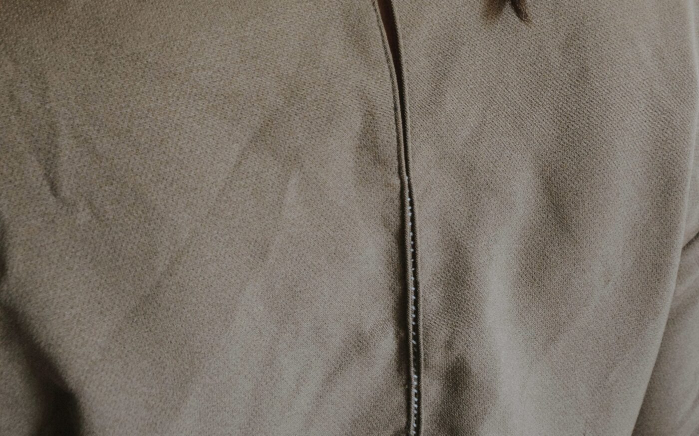 Які блискавки на одязі служать довговічно