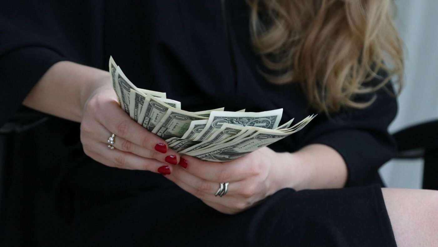 Фінансові аналітики прогнозують поступове зростання курсу долара