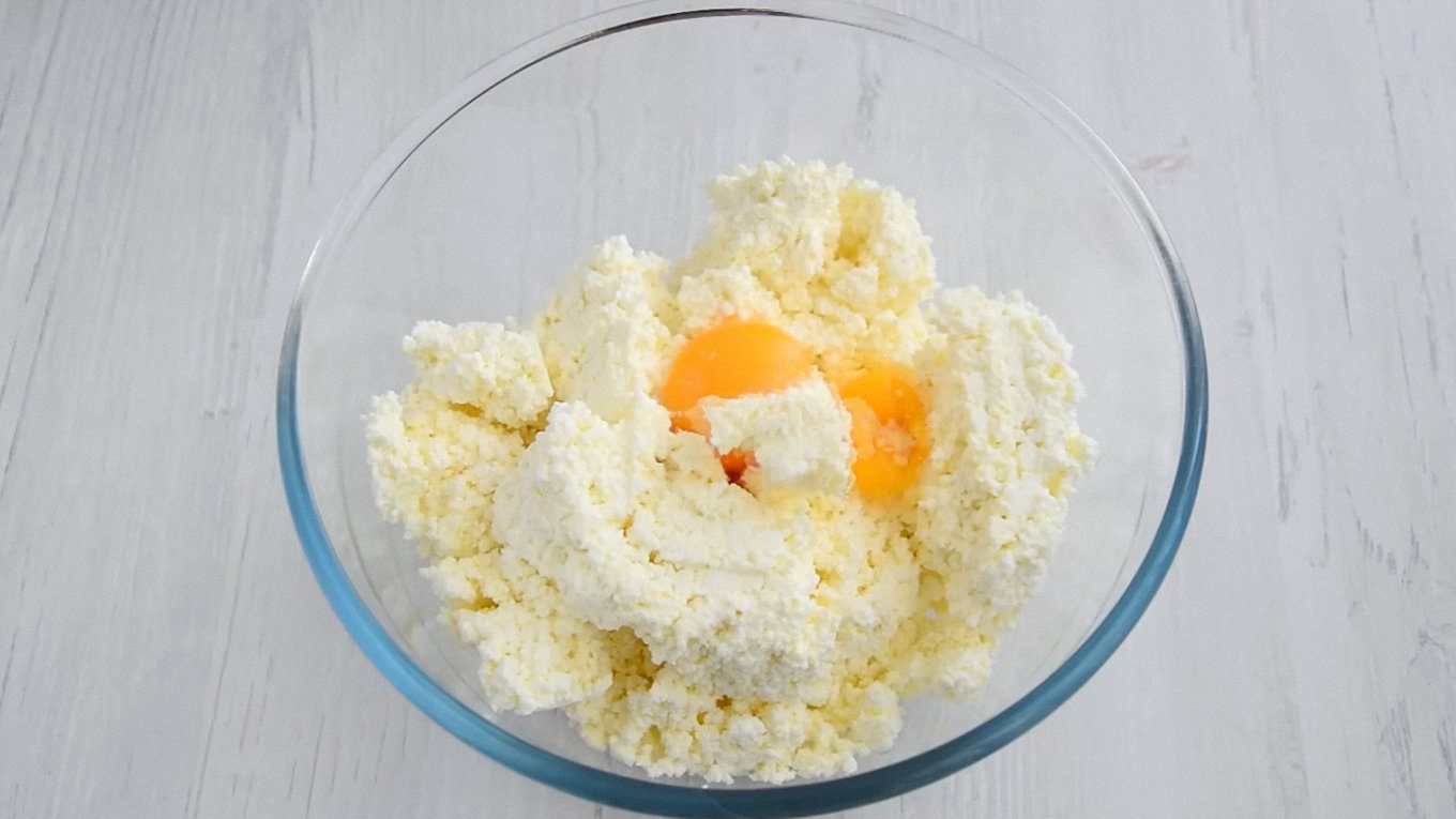 Кондитери показали, як приготувати сирники на рівні дорогого ресторану