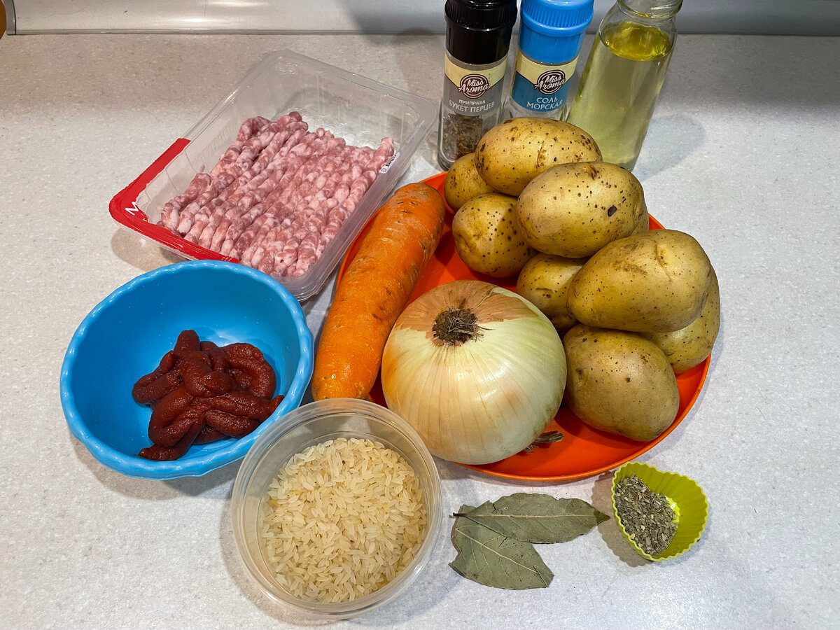 Кулінари розповіли, яку страву можна приготувати зі звичайного фаршу на цілу велику родину