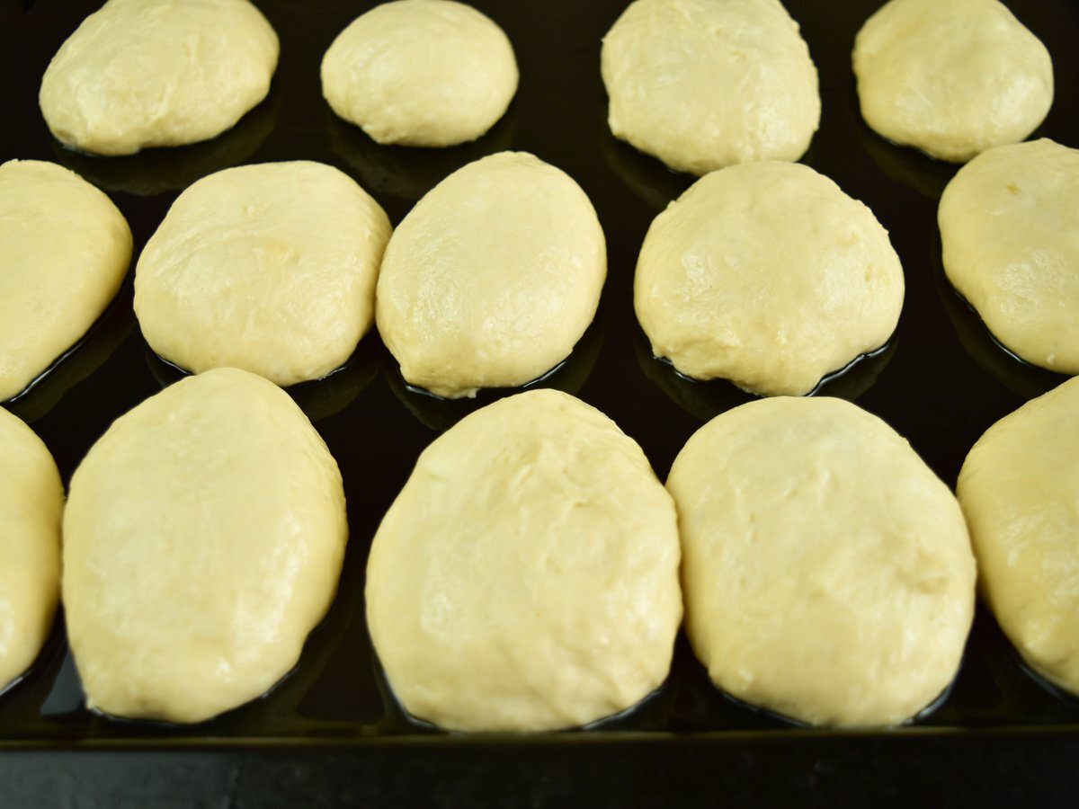 Кулінари розповіли, на якому інгредієнті готувати пиріжки, аби вони вийшли м'якими та ніжними